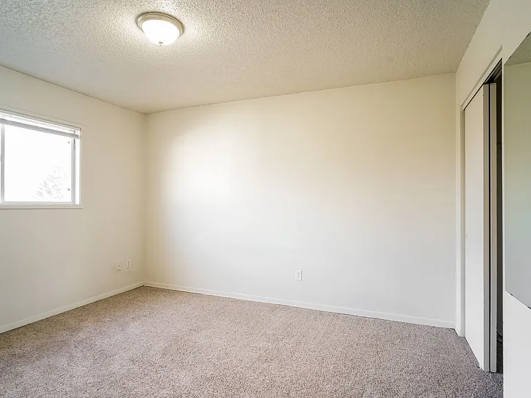 Laurelwood — Photo 11