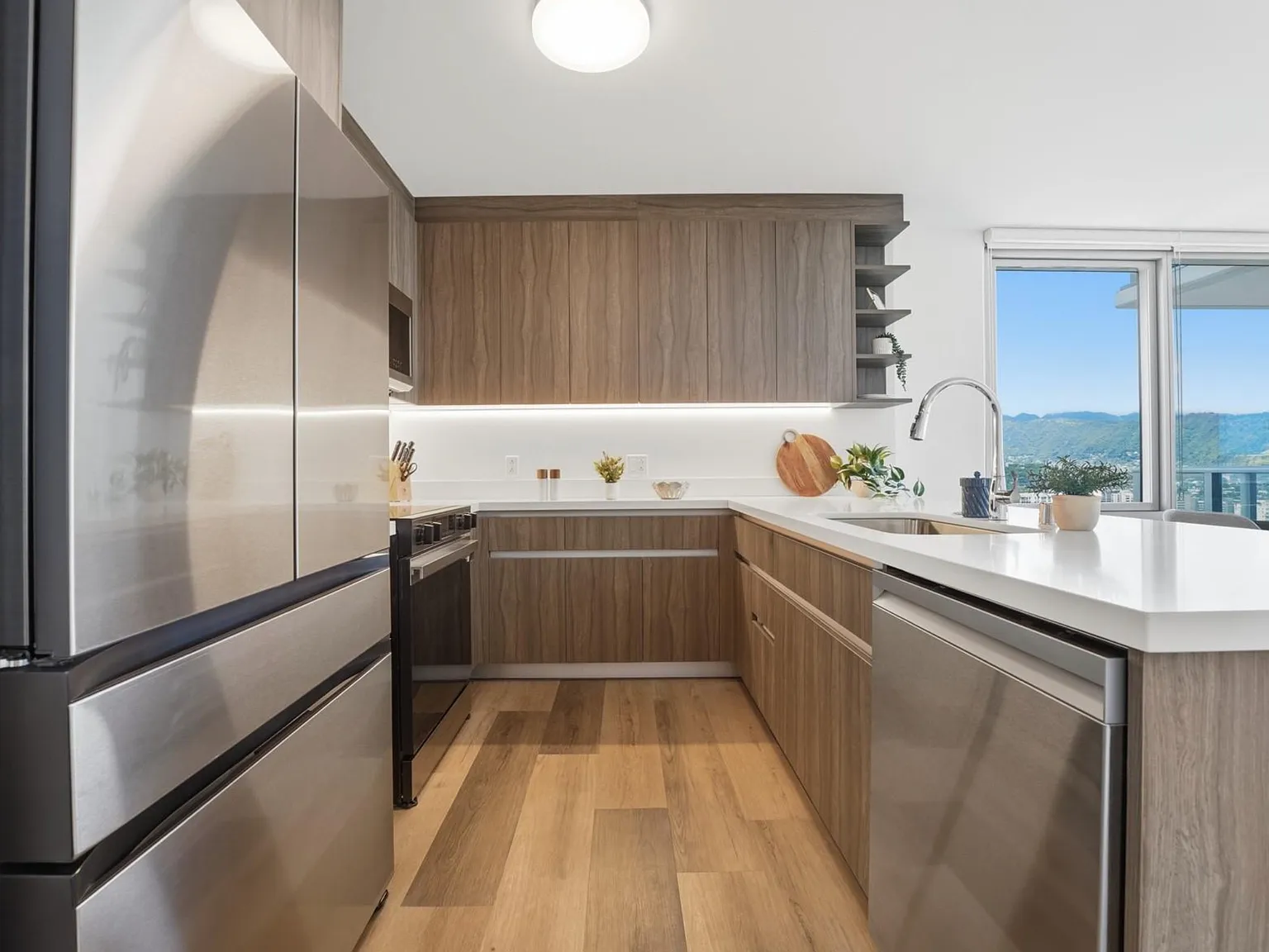 2 bed, $4,700 — Photo 2