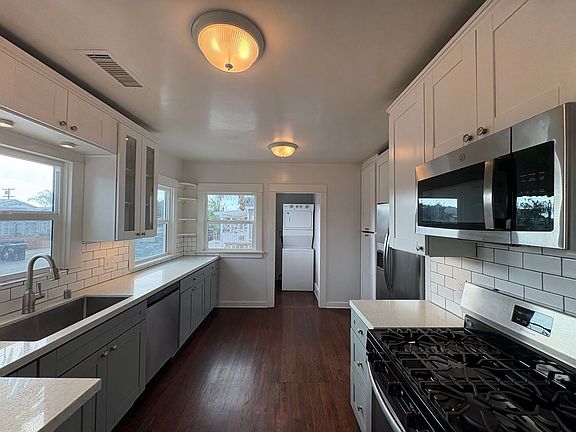 3rd image of 3741 Meade Ave