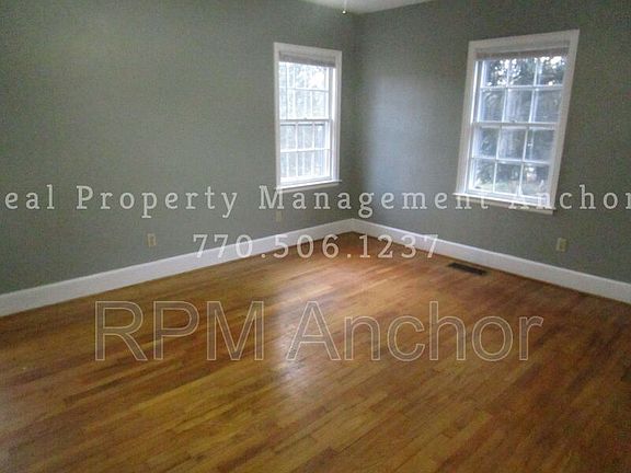 4th image of 90 Jonesboro St