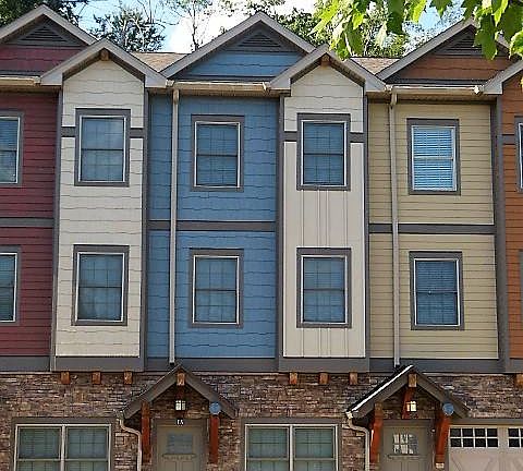 3rd image of E Eighteen Creekside