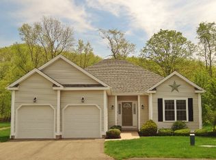 6 Tuscany Hills Dr, Middletown, CT 06457