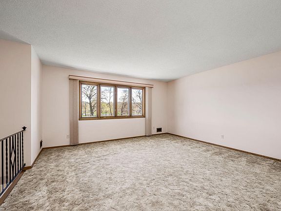 5th image of 3916 Ensign Ave N