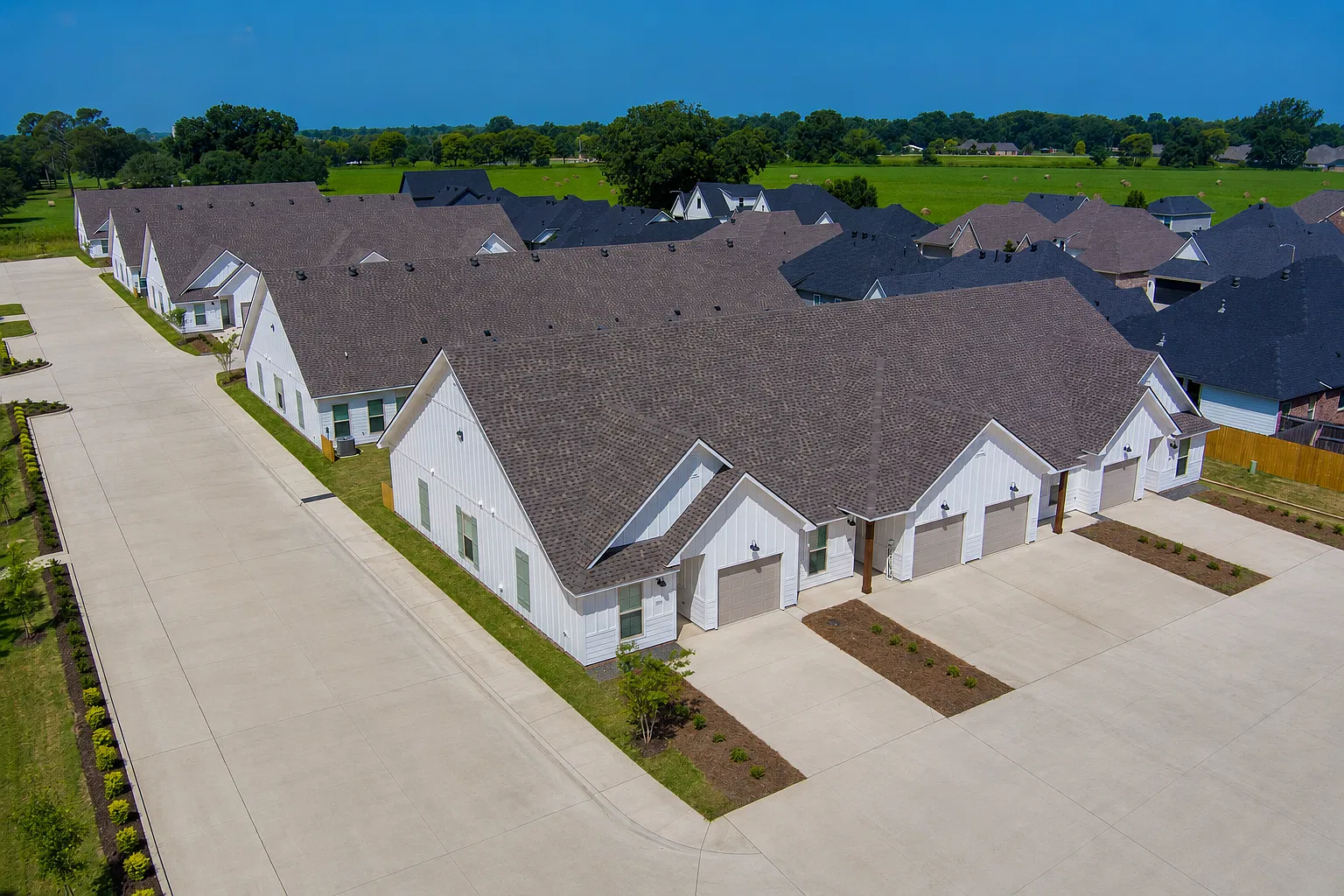 Willow Brook Townhomes — Photo 2