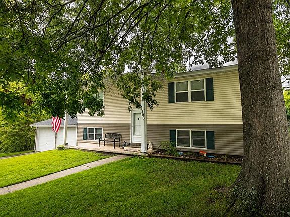 3rd image of 1303 Woodlawn Dr