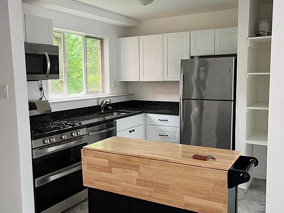 4th image of 10401 Montrose Ave APT 201
