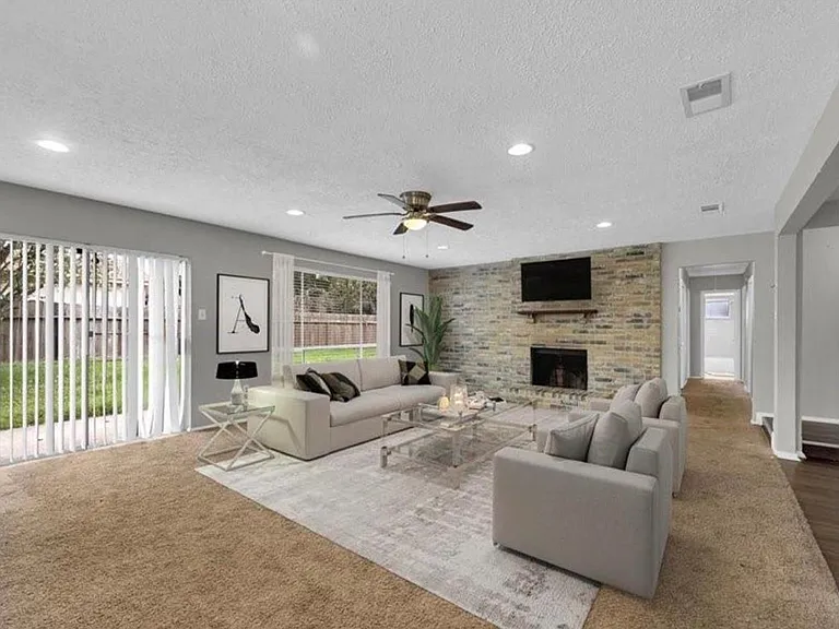 8406 Daycoach Ln — Photo 3