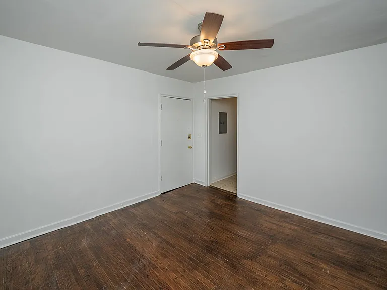 Magnolia Court — Photo 24