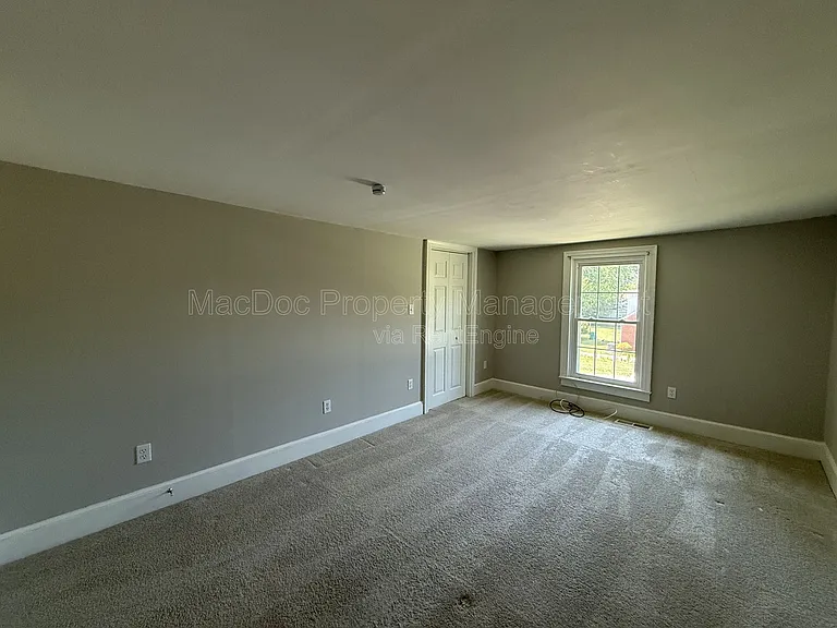 210 Milford St #B — Photo 14