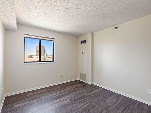 5th image of 78 10th St E Unit 804