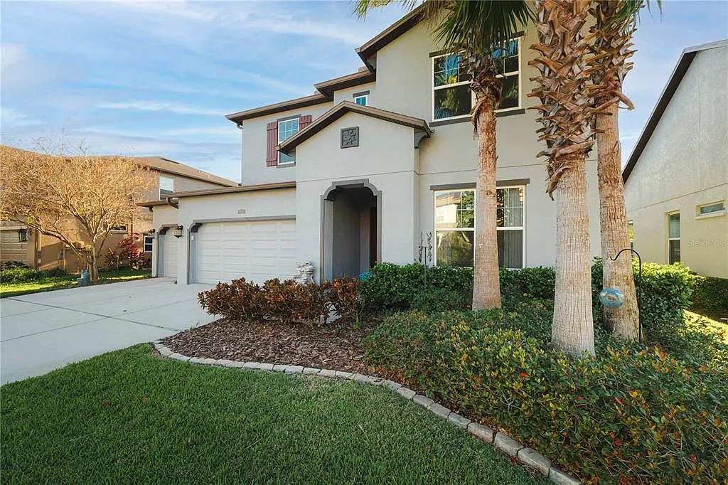 4 bed, 3.0 bath, 2933 sqft, $3,800 — Photo 2