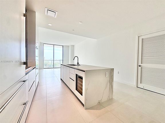 2nd image of 1400 Biscayne Blvd #409