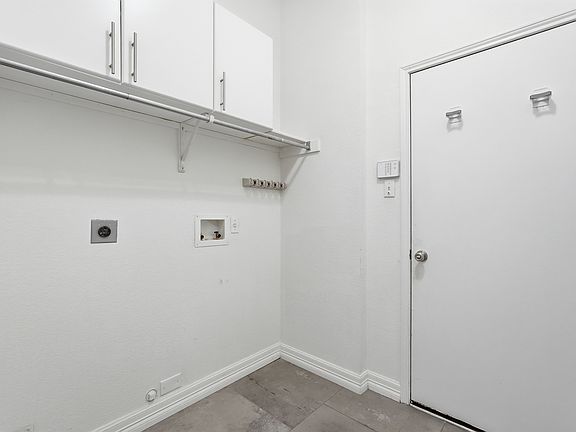 3rd image of 2661 Redcedar Dr