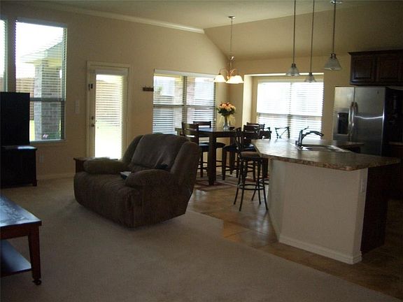 3rd image of 414 Stonecreek Dr