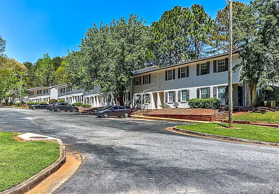 1st image of 3496 Creekview Pl