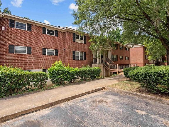 2nd image of 601 Riverhill Cir APT E3