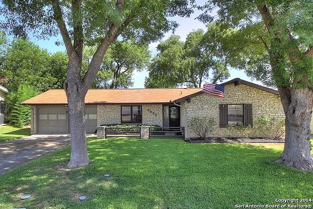 1st image of 5527 Castle Glade Dr