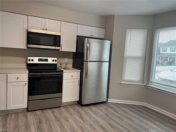 5th image of 4748 Greenlaw Dr