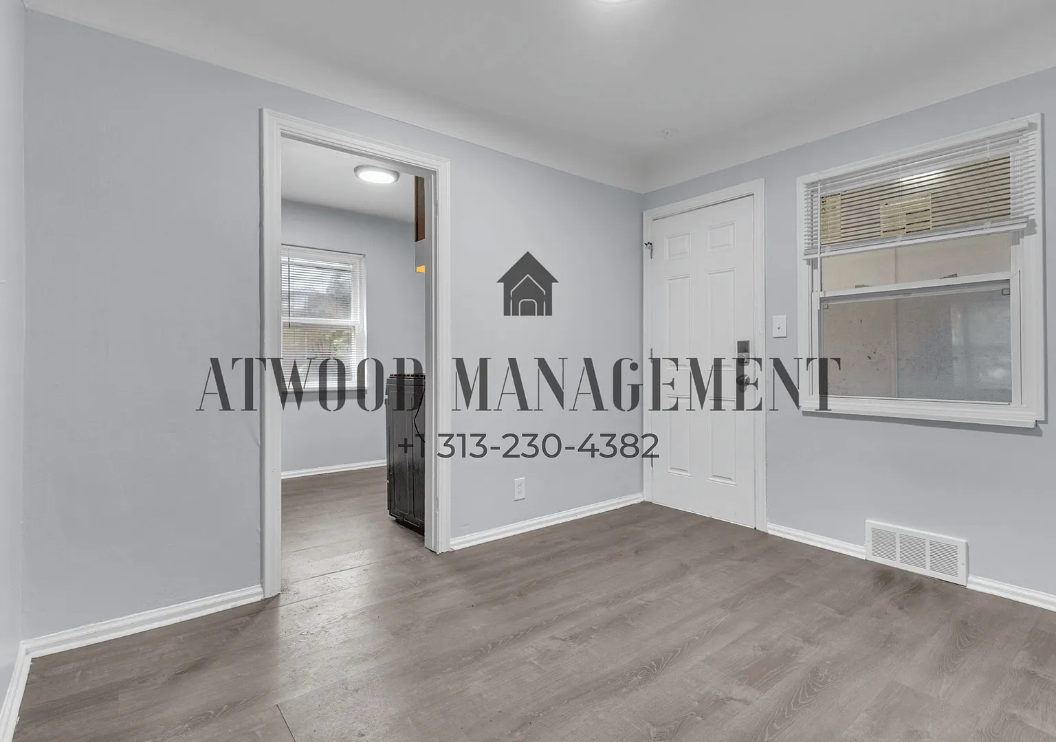 This beautifully updated 3-bedroom, 1-bath single-family home is ready for move-in! — Photo 2