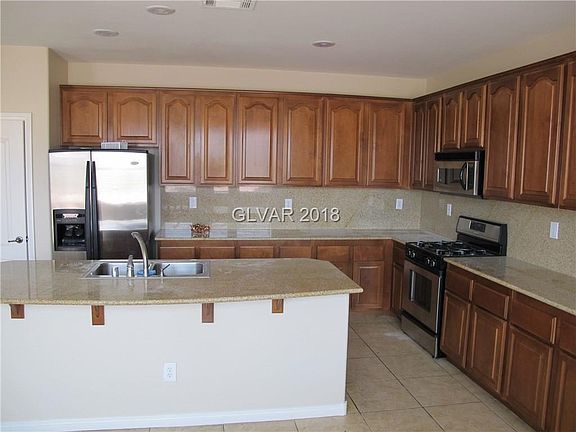 3rd image of 11908 Red Camellia Ave