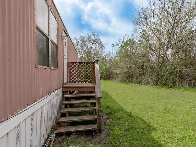 1345 FM 405 Rd — Photo 24