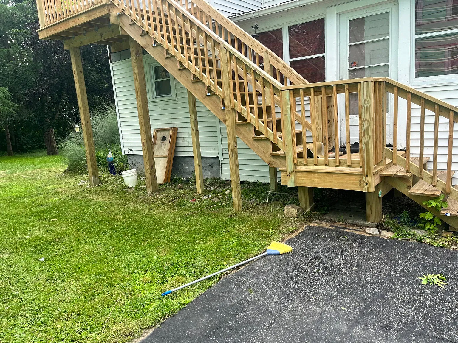 17 Roberts Ave — Photo 2