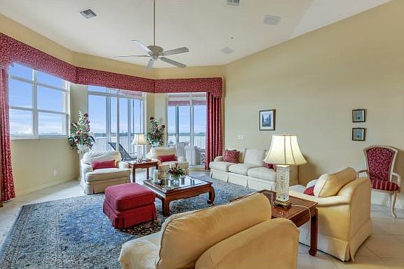 4th image of 201 Vintage Bay Dr Unit 33