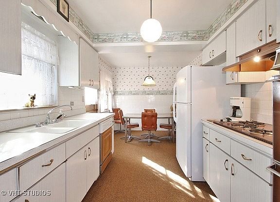 3rd image of 5744 N Natoma Ave