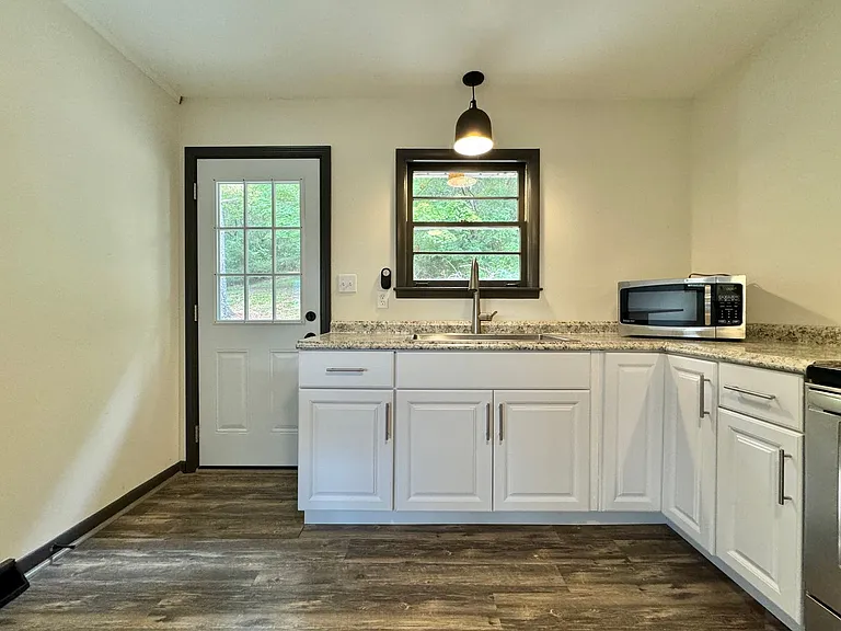 2256 S Berrys Chapel Rd — Photo 9