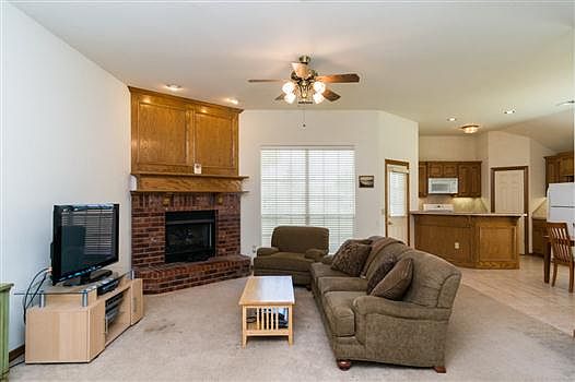 5th image of 608 N Markwell Ave