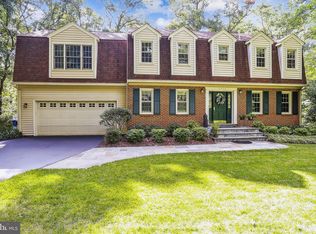 10737 Midsummer Dr, Reston, VA 20191