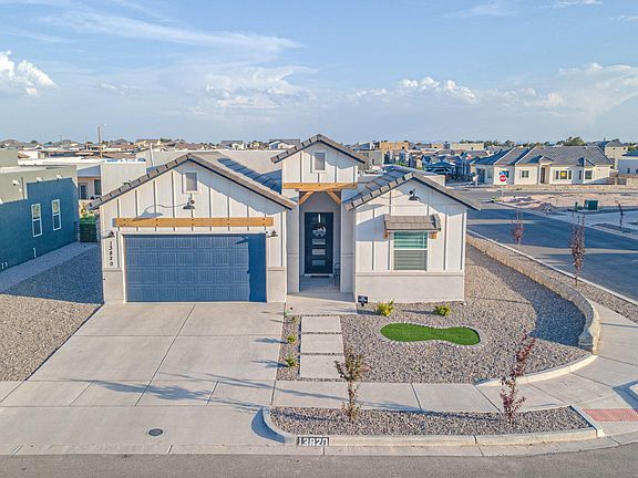 3rd image of 13820 Paseo De Loma Ct