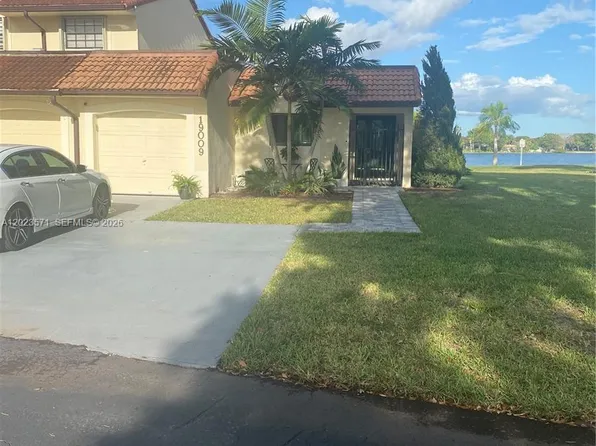 19009 NW 64th Ct, Hialeah, FL 33015