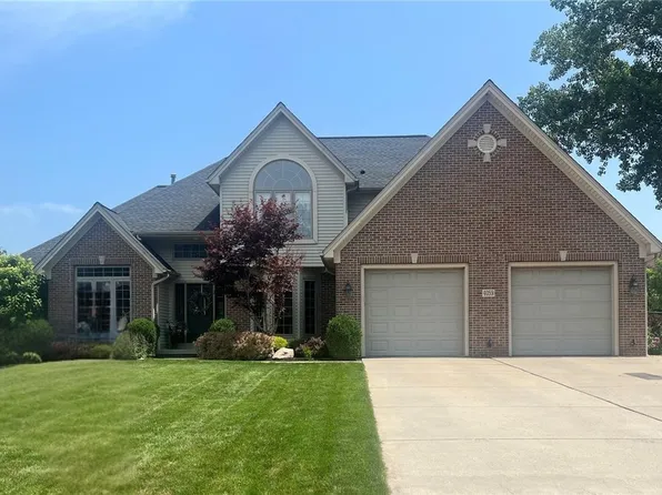 4059 Foxwood Ln, Williamsville, NY 14221
