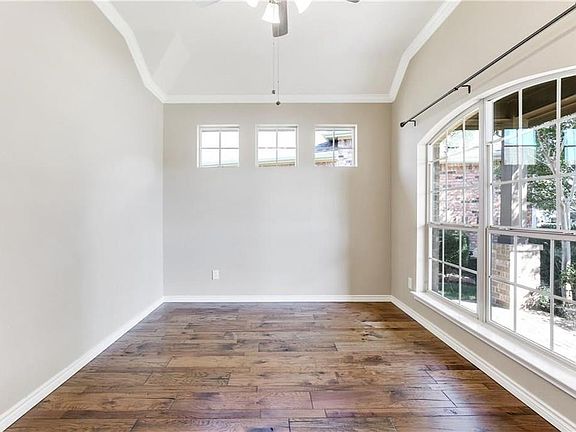 3rd image of 2616 Sandcherry Dr