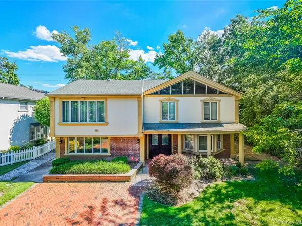 159 South Drive, New Hyde Park, NY 11040