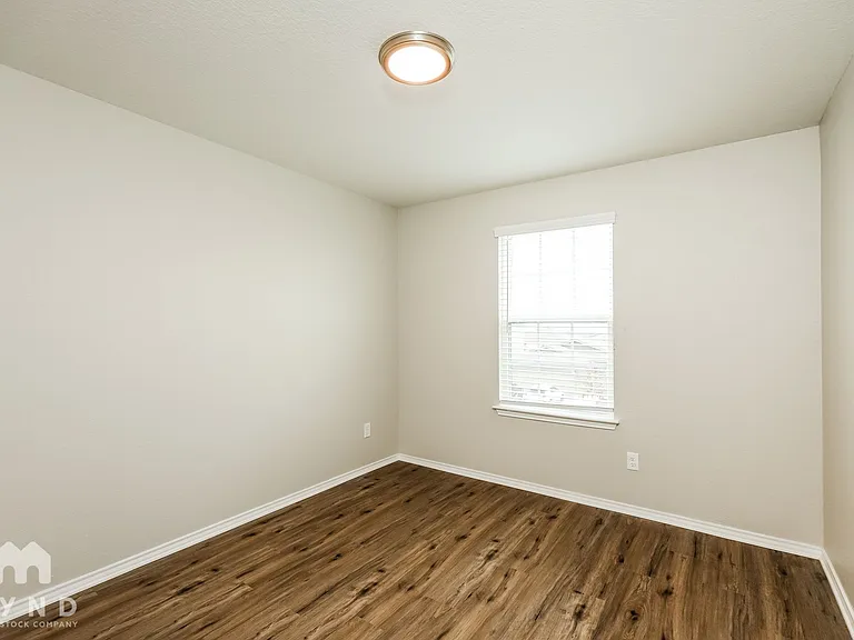 10327 Dunlap — Photo 12