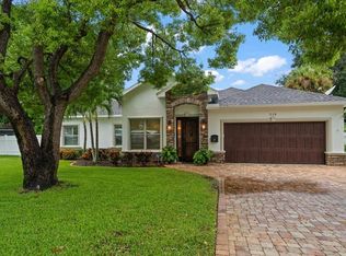 218 Garden Cir, Belleair, FL 33756