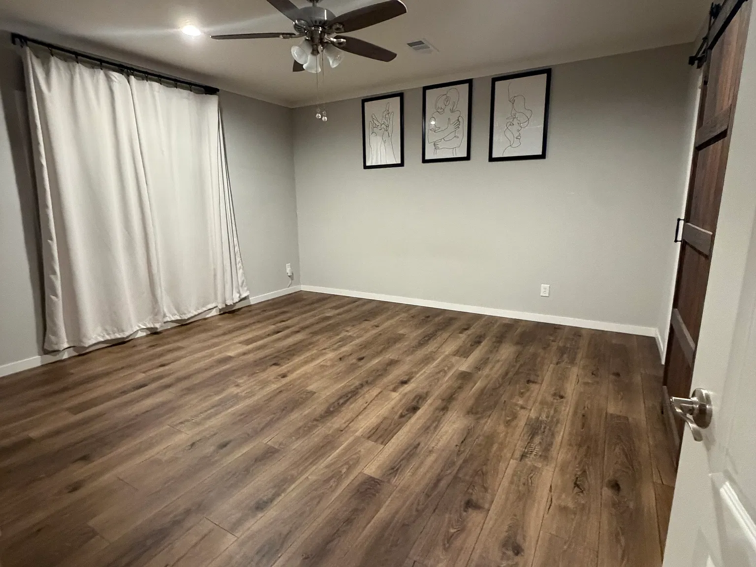 3 bed, 1500 sqft, $2,420 — Photo 2