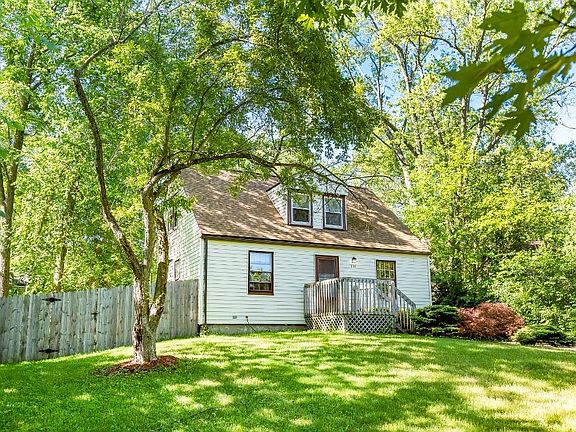 3rd image of 3106 Edgewood Dr
