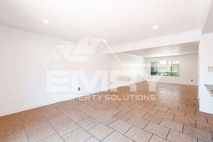 9781 Karmont Ave — Photo 12