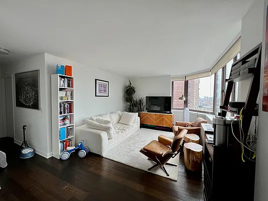 Rented by Compass | media 3