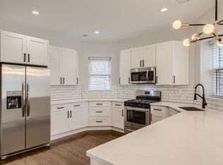 1452 W Irving Park Rd #2, Chicago, IL 60613