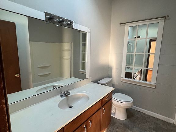 3rd image of 6649 Cedar Ave APT B
