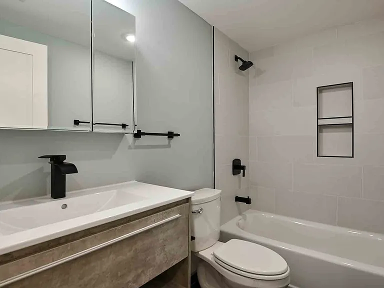 2641 4th St NE #2 — Photo 50