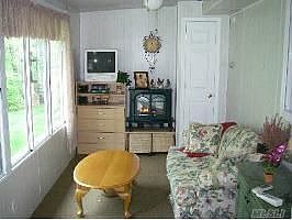 5th image of 12 Marilyn St