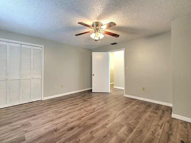 3514 Sarah St — Photo 7