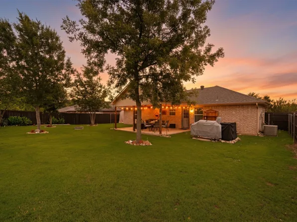1108 Ashwood Ct, Cleburne, TX 76033
