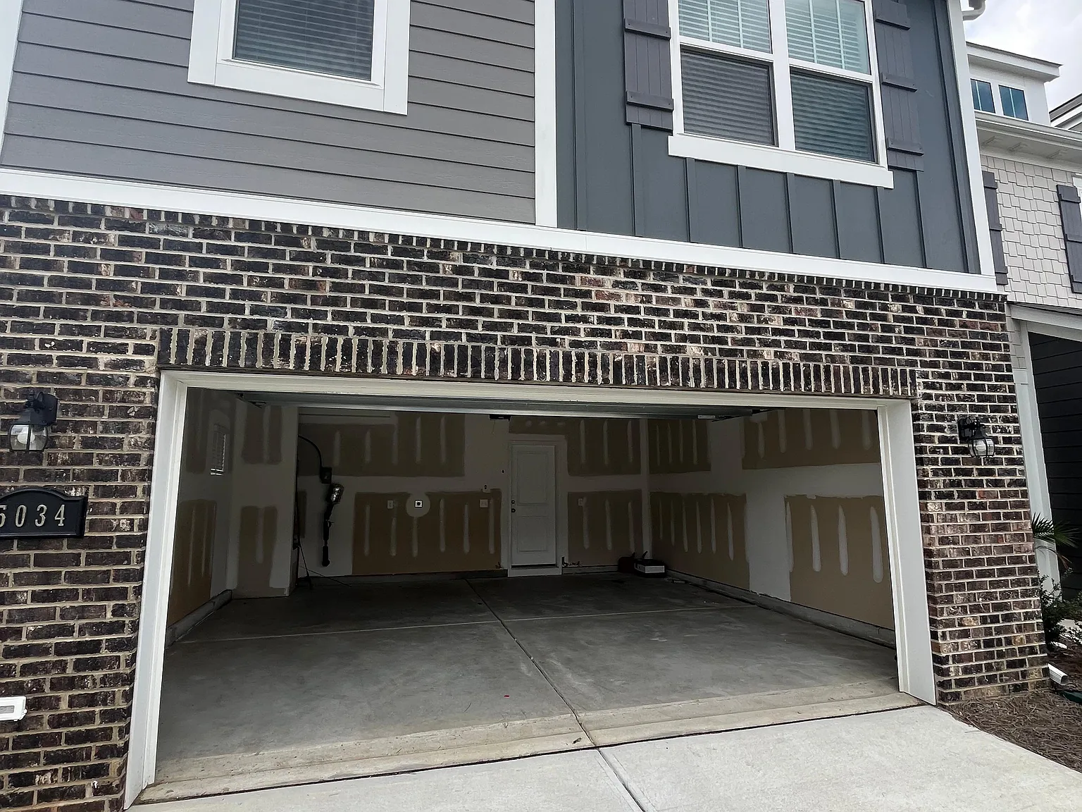 3 bed, 2.5 bath, 1787 sqft, $2,200 — Photo 2