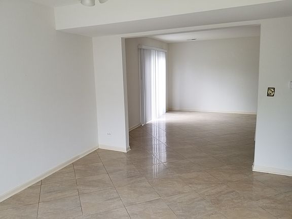 3rd image of 1003 Bayside Dr #T